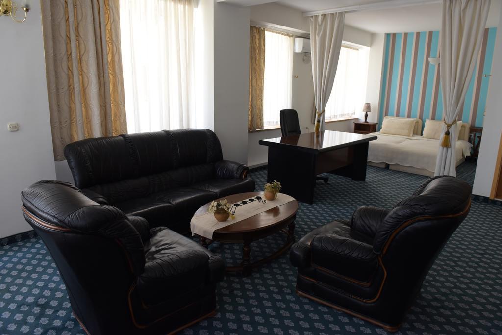 Hotel Residence Inn Скопье Экстерьер фото