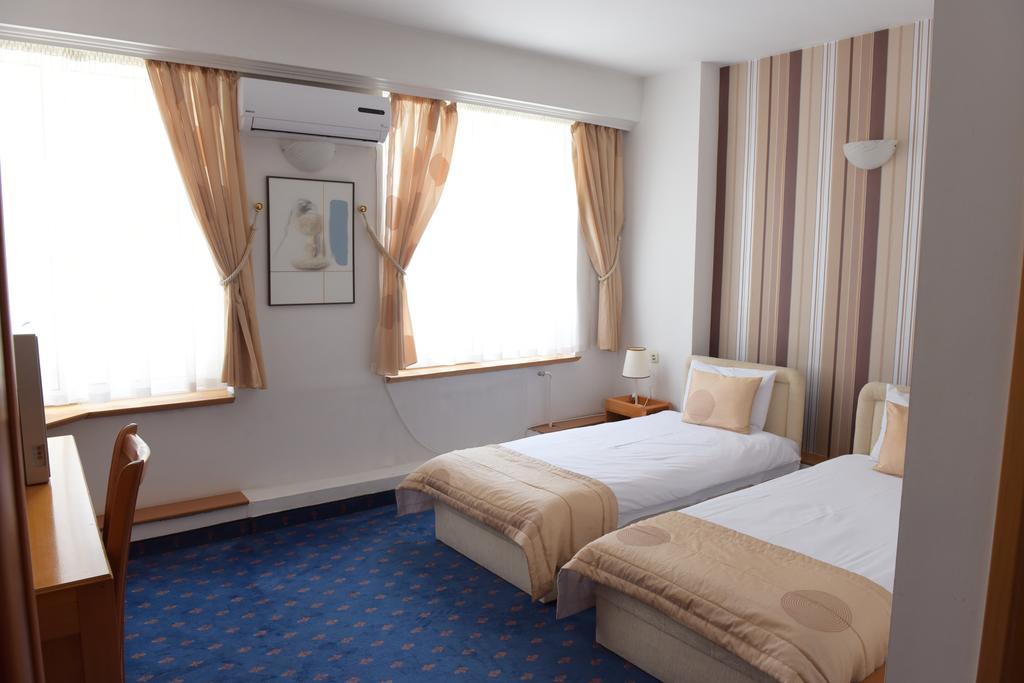 Hotel Residence Inn Скопье Экстерьер фото